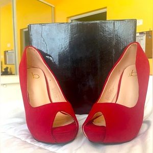 Bakers Red heels in size 7